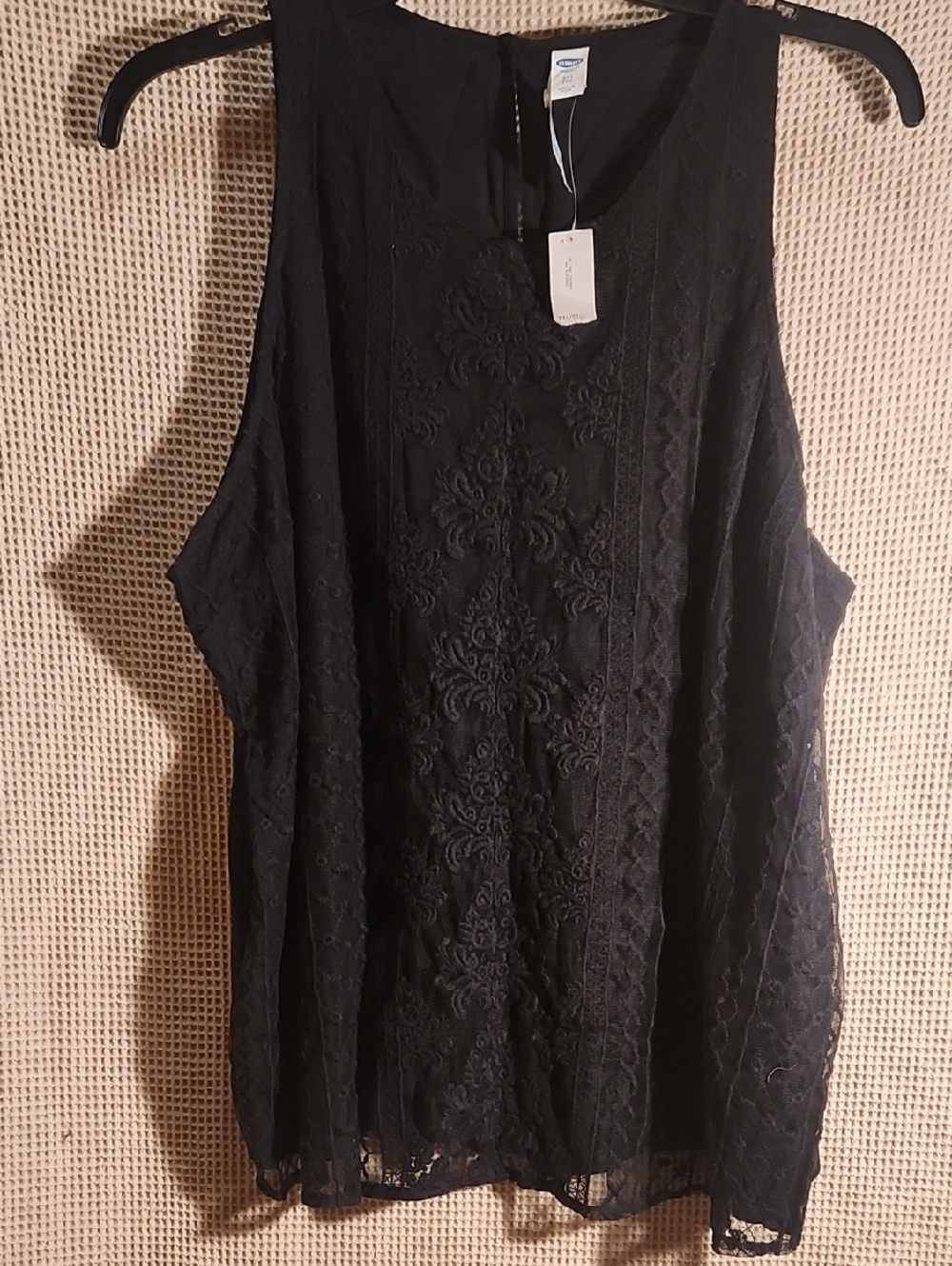 Old Navy Black Embroidered Sleeveless Camisole